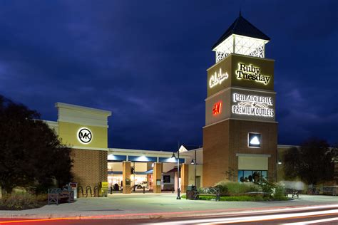 tommy hilfiger philadelphia premium outlet.